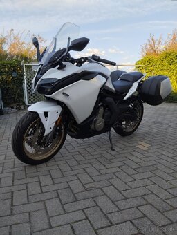 CF MOTO 650gt - 5