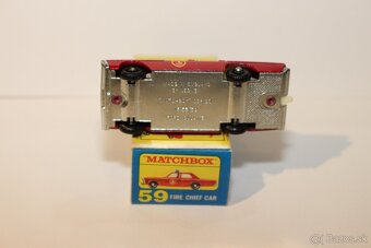 Matchbox RW Fire chief car - 5