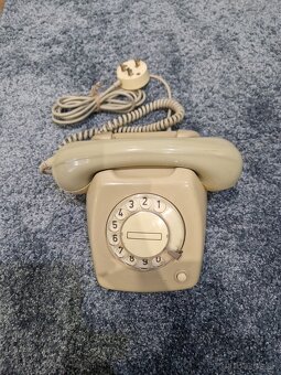 Retro telefóny - 5