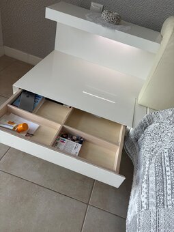 Manželská posteľ s osvetlením a suflikmi - 5