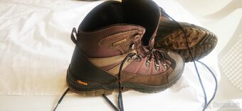 Turistické topánky 39 Vibram - 5