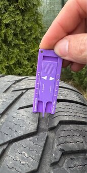 Predám zimné gumy Matador 255/55/R18 V XL - 5