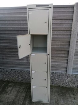 Uzamykatelná skrinka do dielne 10 alebo 5 policova - 5