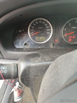 Nissan Almera - 5