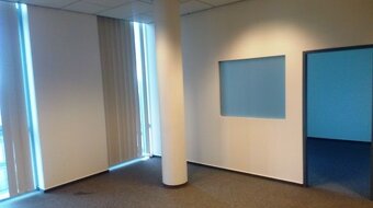 Samostatný kancelársky celok 107m² v blízkosti letiska na pr - 5