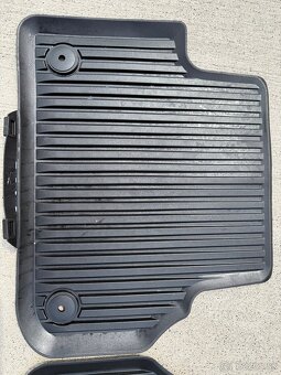 AUDI A4 (B9) originál gumové rohoze - 5