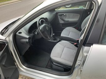 Predám Seat CORDOBA Sedan 55 kW 1,4 6L/BBY/SG palivo benzín - 5