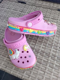 Predám detske crocs - 5