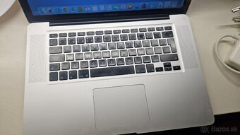 Väčší 15-palcový Macbook Pro 2009 - plne funkčný - 5