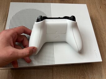 Predám Xbox One S 500GB + 1 Controller + GTA V - 5
