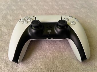 Sony Playstation 5 Slim, Mechanika, 1 ovládač + stojan s RGB - 5