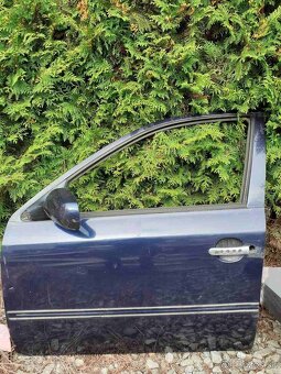 Predám dvere bočné modréj farby na škoda Octavia rok 98-20 - 5