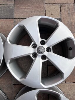 Orig. hliníkové disky Opel R17, 5x105 - 5