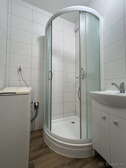 3i s balkónom prenájom Levice - 5