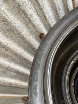 Yokohama 285/40 R21 letné - 5