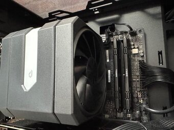 Ryzen 9 7900X3D\48GB\RTX 4070\SSD\850W Zdroj - 5