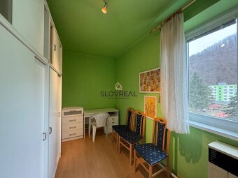 SLOVREAL-predaj 4 izbový byt s garážou a záhradkou Nová Baňa - 5