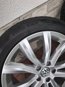 Volkswagen r18 - 5