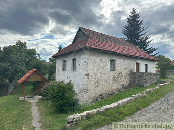 200-ročná kamenná chalupa v horách, obec Lipovec - 5