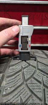 235/40 r19 Goodyear zimné - 5