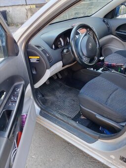Kia ceed sw 1,6 benzín - 5