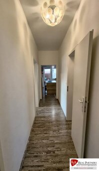 REB.SK Predaj 3i bytu s pozemkom, 2x parking v cene Bratisla - 5