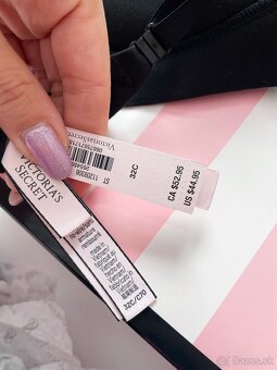 Victoria’s Secret bezkosticova čierna push-up podprsenka - 5