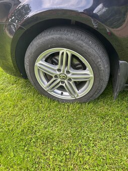 Volkswagen TOURAN 2,0 TDi 103kw r.v. 2009 - 5