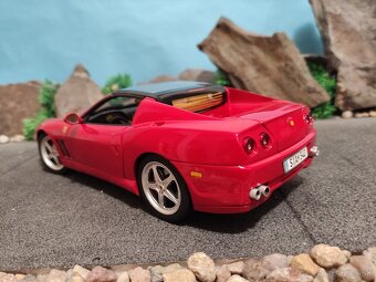 Prodám model 1:18 Ferrari 575 superamerica - 5