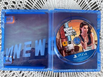 Playstation 4 Slim, 1 Ovládač, Nabíjačka, 2 Hry - 5