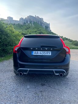 Volvo V60 D4 R-Design Automat - 5 válec - 5