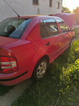 Škoda Fabia 1,2htp havarovaná - 5