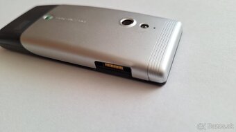 Sony ericsson J10i2 top stav - 5