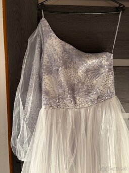 Biele šaty na rameno M/38 - 5