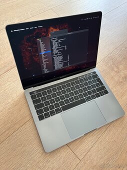MacBook PRO 2019 13" CTO - 16GB RAM, 512GB SSD - TOP STAV - 5
