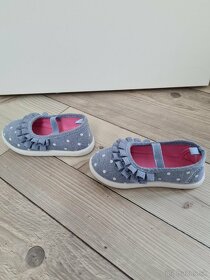 Baleríny H&M (veľ. 24)
- 5