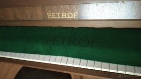 Klavír značky Petrof - 5