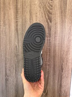 Pánske topánky Nike Air Jordan 1 Mid - 5
