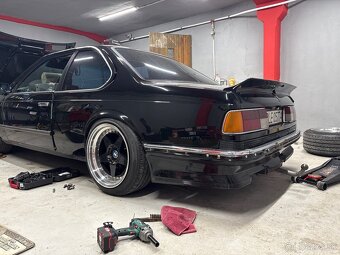 BMW e24 635csi manuál m packet/ technic - 5