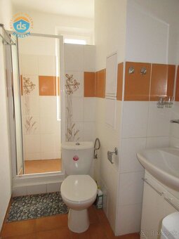 Na prenájom prerobený, zariadený jednoizbový byt, 28 m2 + pi - 5