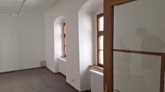 Na prenájom – štýlové priestory priamo na Námestí SNP, Bansk - 5