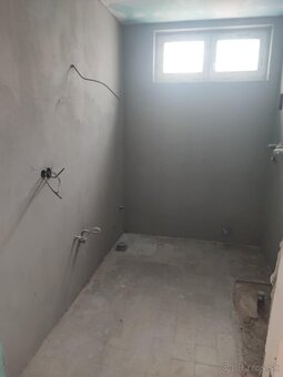 Tehlový dvojizbový byt s terasou v centre Lc - 5