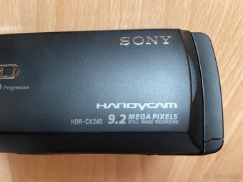 SONY HDR-CX240E - 5