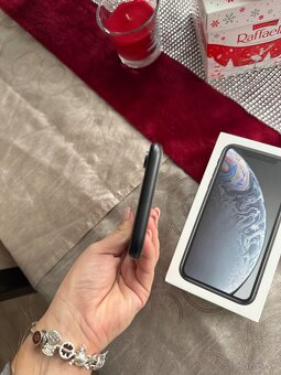 iPhone XR - 5