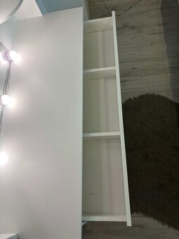 Predám kozmetický stolík - 5