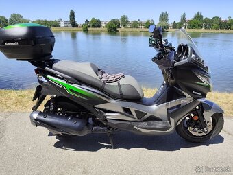 Kawasaki J300 . - 5