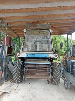 Predám obilný kombajn E-512 - 5