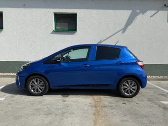 Toyota Yaris 1.5 Hybrid Live e-CTV,75KW.A1.5d.Kamera,Navy..1 - 5