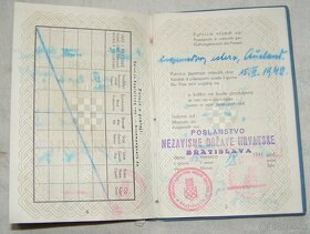 Predam Chorvatsky diplomatický pas z 2 ww...vela razítok spo - 5