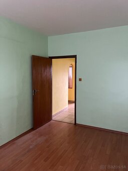 Turany-predám 3izbovy byt spolu s garazou - 5